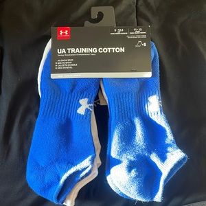 UNDER ARMOUR SOCKS SIZE Men 9-12.5/ Female 11-13